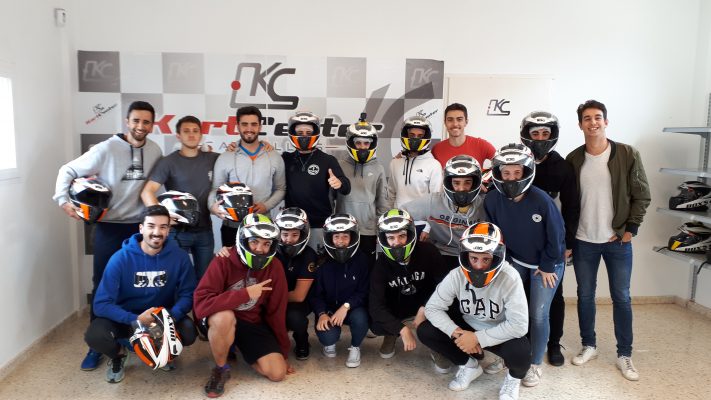 estudiantes en karting, residencia universitaria en malaga
